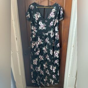 Torrid women's 2X short sleeve black floral maxi dress